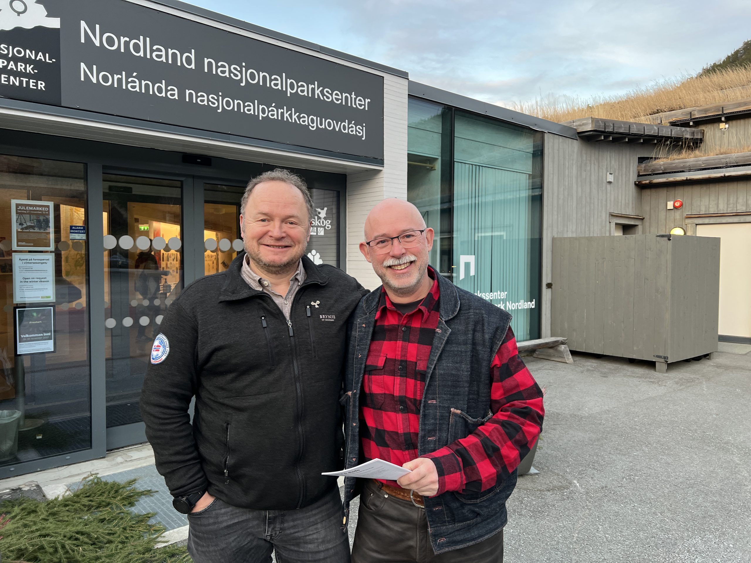 Bjørn Åge Jenssen i Norges nasjonalparkkommune og Johan Rova på Velkommen Inn-seminaret i Saltdal sist november. Foto fortellfortell