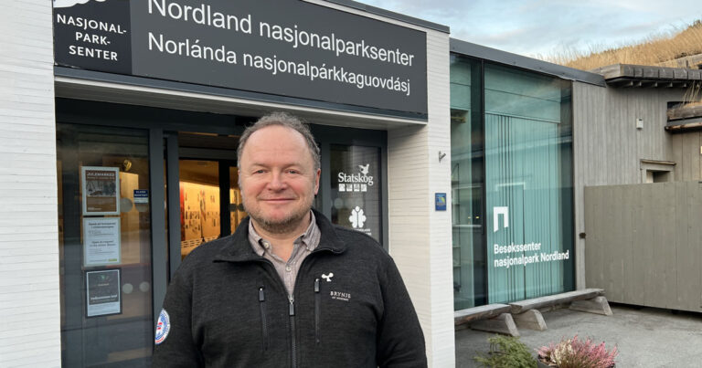 Bjørn Åge Jenssen foran Nordland nasjonalparksenter