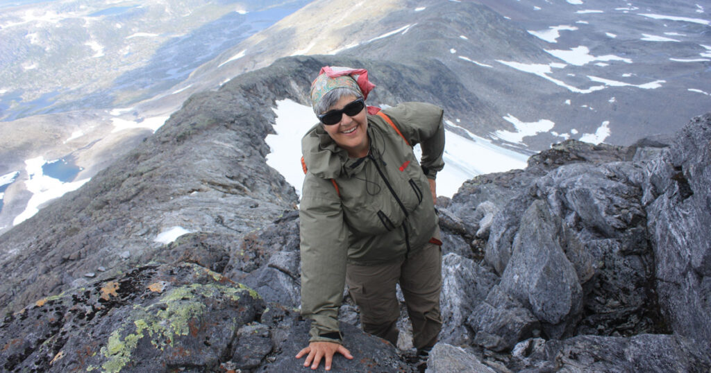 Ellen Schjølberg på Kvigtind i Børgefjell nasjonalpark.